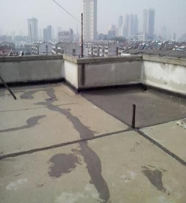 双柏漏水维修 楼顶漏水是什么原因，楼顶漏水维修方法是什么?